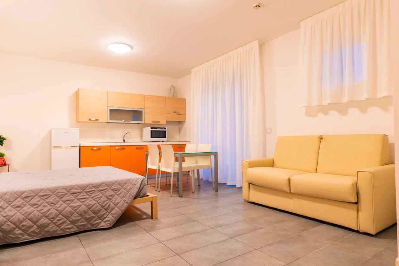 Residence Burano Lido di Jesolo Exteriör bild
